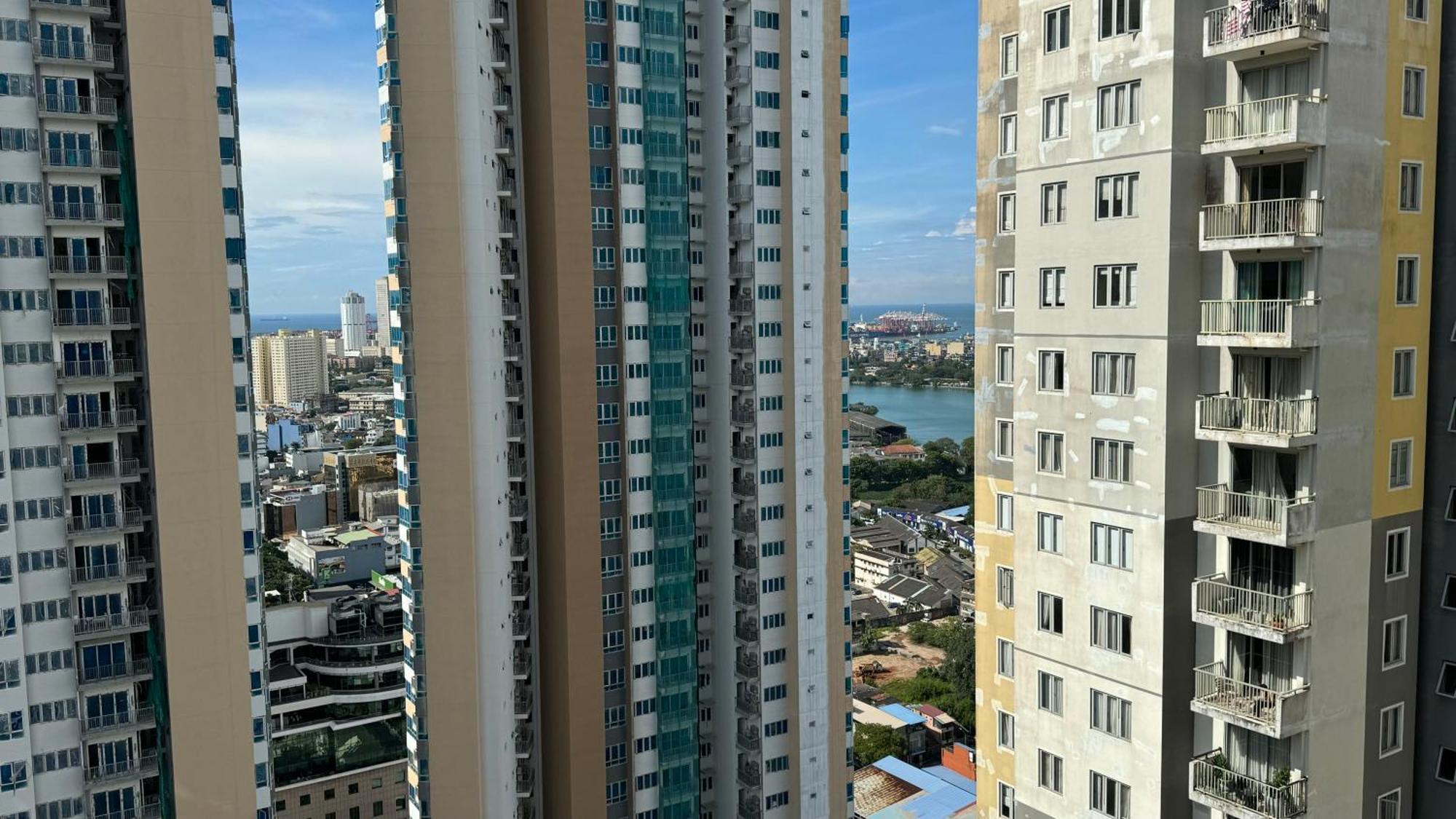 Skylounge Apartment โคลอมโบ ภายนอก รูปภาพ