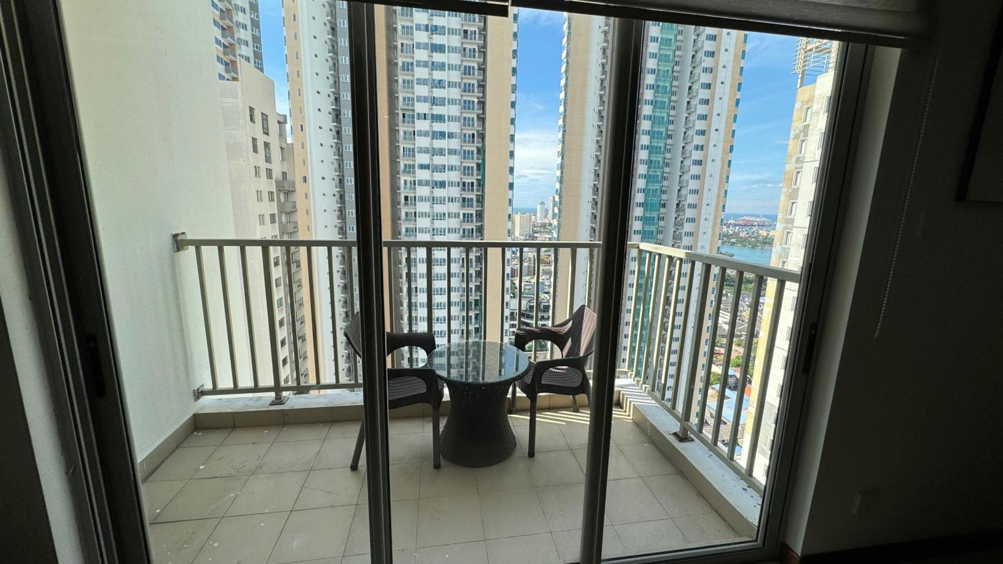 Skylounge Apartment โคลอมโบ ภายนอก รูปภาพ