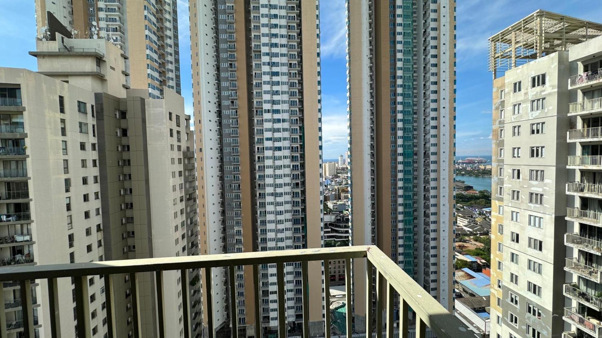 Skylounge Apartment โคลอมโบ ภายนอก รูปภาพ