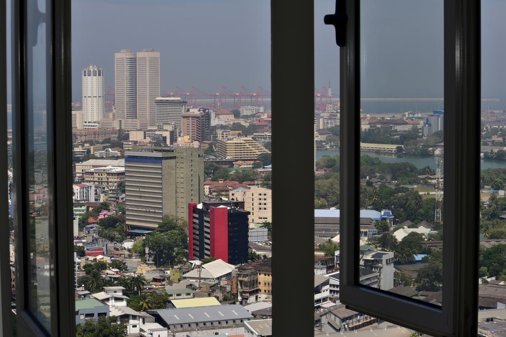 Skylounge Apartment โคลอมโบ ภายนอก รูปภาพ