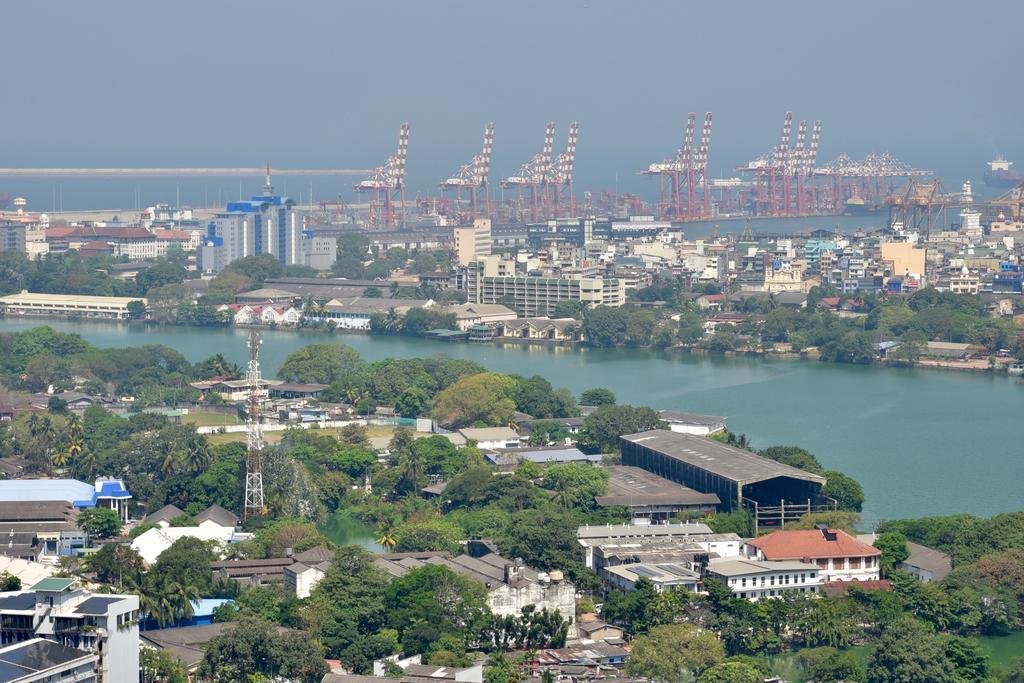 Skylounge Apartment โคลอมโบ ภายนอก รูปภาพ
