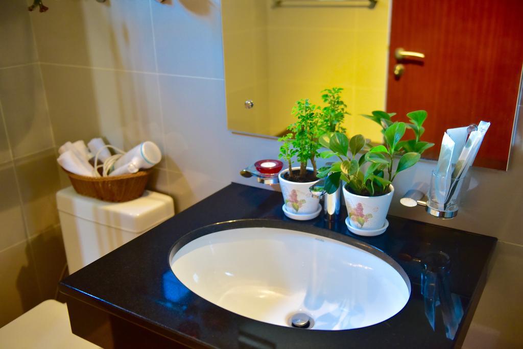 Skylounge Apartment โคลอมโบ ภายนอก รูปภาพ