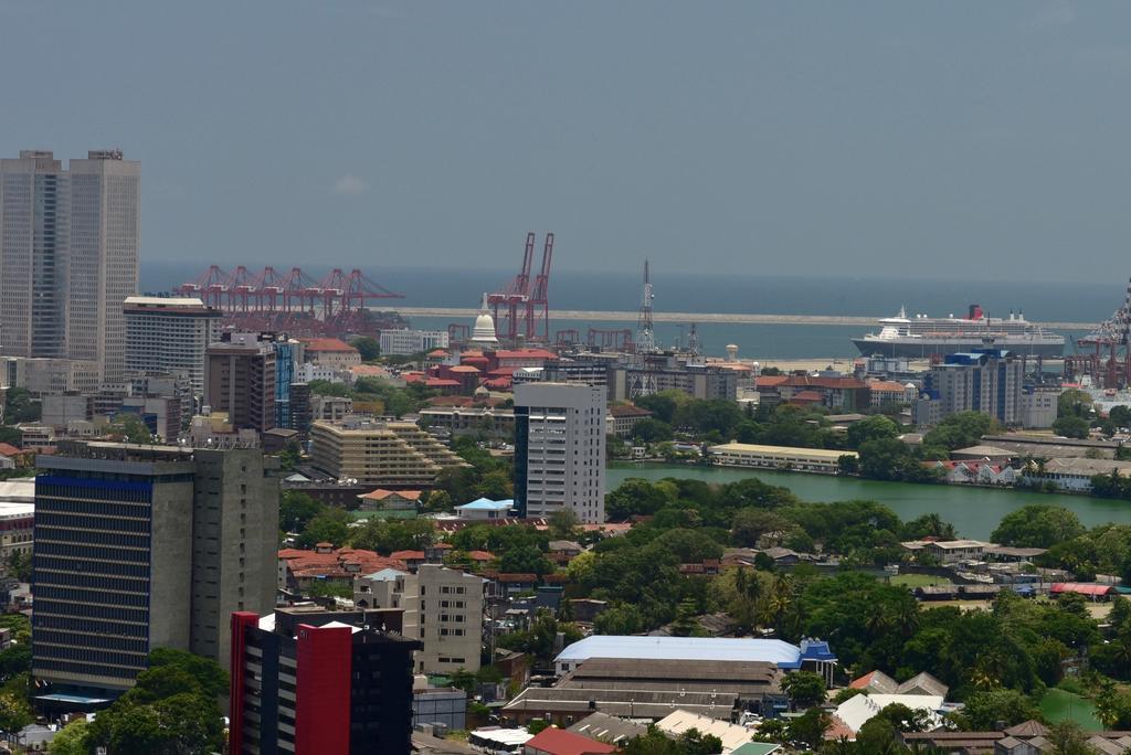 Skylounge Apartment โคลอมโบ ภายนอก รูปภาพ
